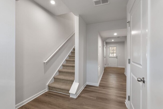 Building Photo - 109 Brooklane Ct