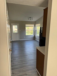 Building Photo - 10846 Tanbark Dr