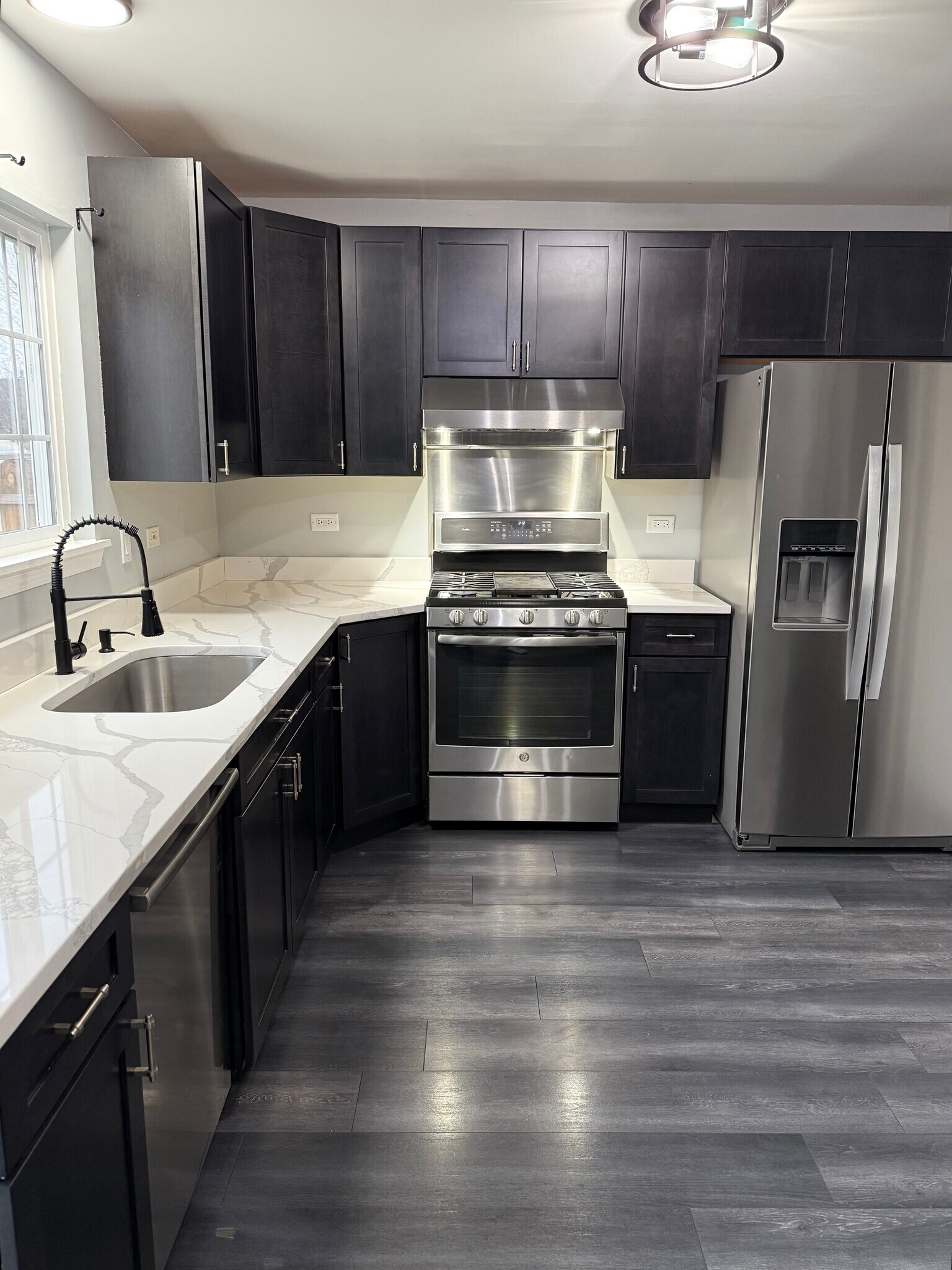Building Photo - 229 Pembrook Ct