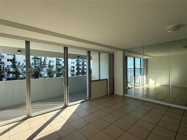 Building Photo - 7545 E Treasure Dr