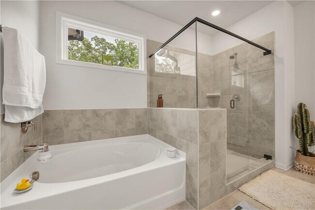 Building Photo - 3588 Creek Hollow