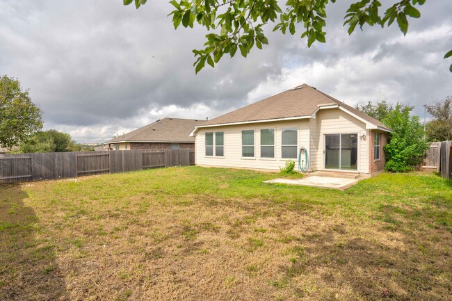 Building Photo - Cozy 3-Bedroom, 2-Bathroom Single Family H...