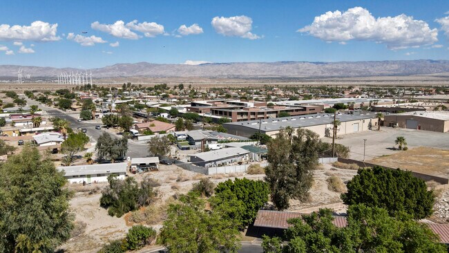 Building Photo - 2820 N Arcadia Ct
