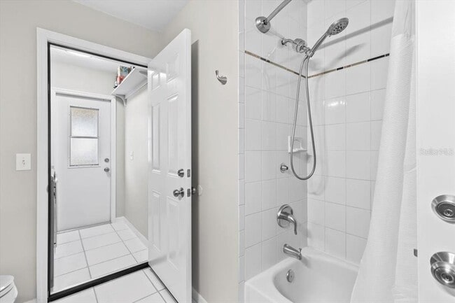 Building Photo - 22852 Fern Ct