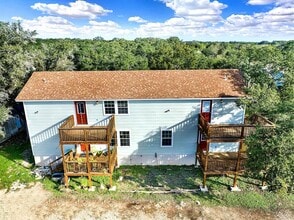 Building Photo - 207 Oakwood Loop