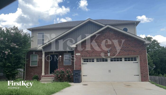 Primary Photo - 1203 Applewood Cir