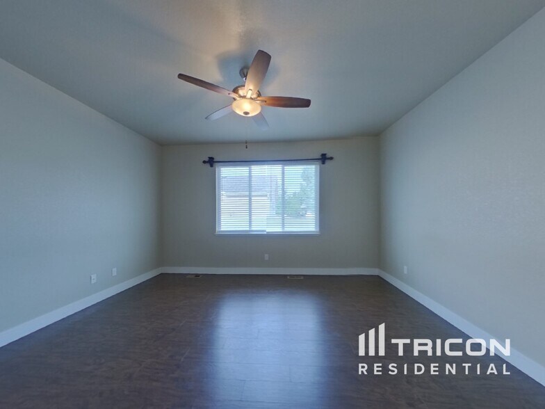 Building Photo - 3301 Merlot St