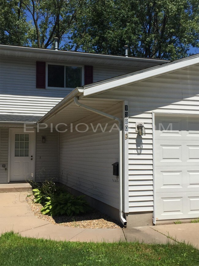 Building Photo - 1320 Daleview Dr