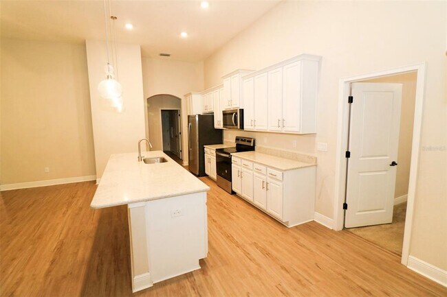 Building Photo - 27065 Sora Blvd