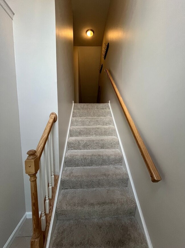 Building Photo - Newly Renovated 3 Bed 2.5 Bath Townhouse A...