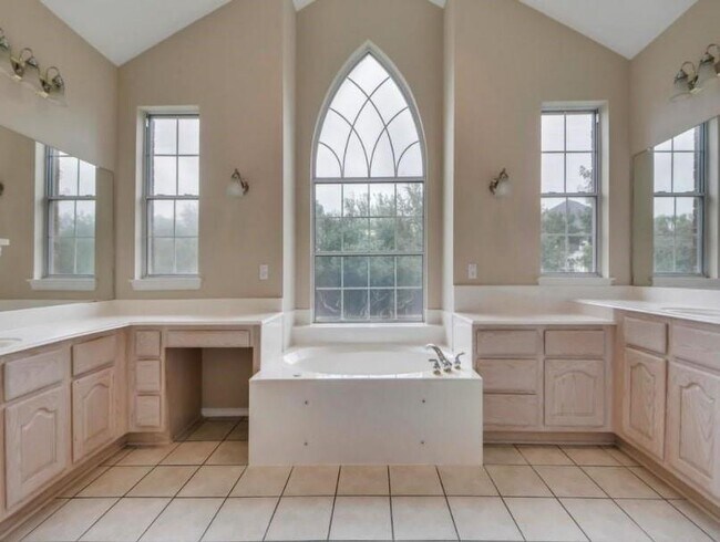 Building Photo - 1803 Fall Creek Dr