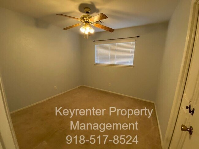 Building Photo - 3 Bed | 2 Full Bath | 31st & Memorial