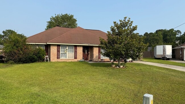 Building Photo - 873 Birchwood Ln