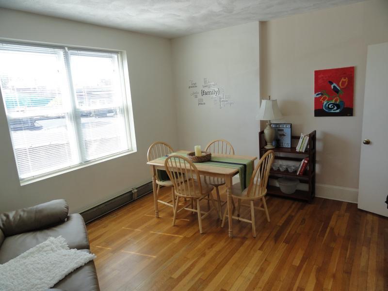 Building Photo - 402 Highland Ave