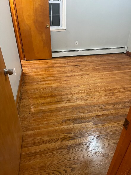 Building Photo - 92 Rambler St