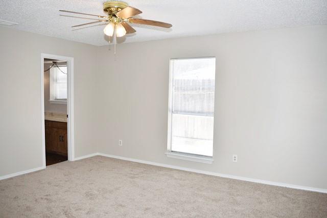 Building Photo - 8321 Oak Ct