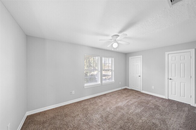 Building Photo - 3002 Paige St