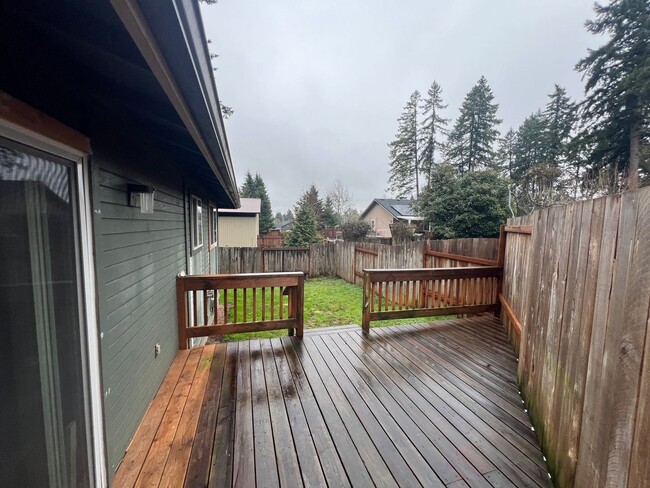 Building Photo - 2-Bedroom 1-Bathroom Duplex in Veneta