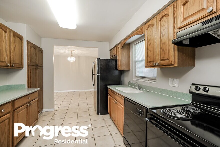 Building Photo - 344 Crestwood Ave