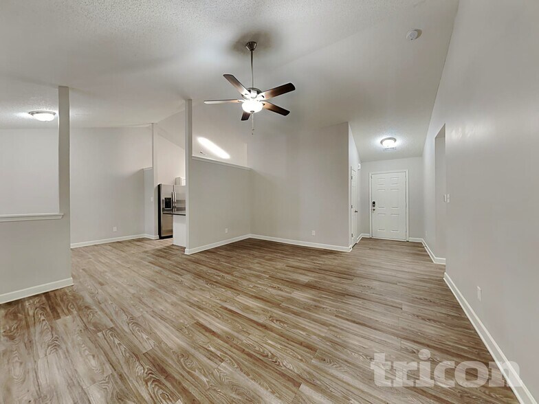 Building Photo - 428 Glencroft Dr