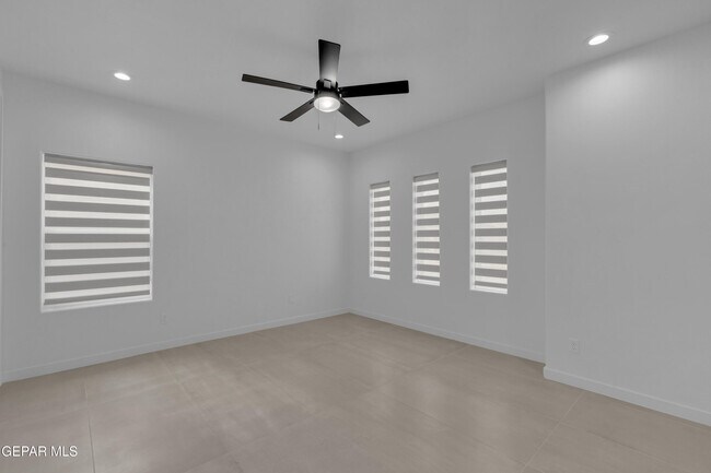 Building Photo - 12825 Middlesbrough Ave
