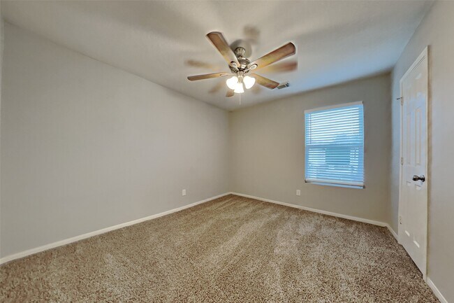 Building Photo - 20822 Fox Trot Ct