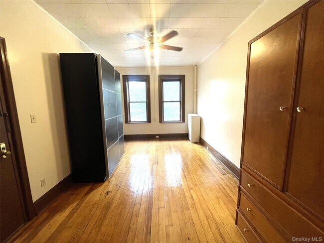 Building Photo - 513 Park Pl