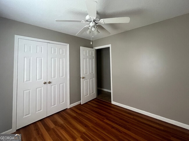 Building Photo - 106 Zinnia Ct