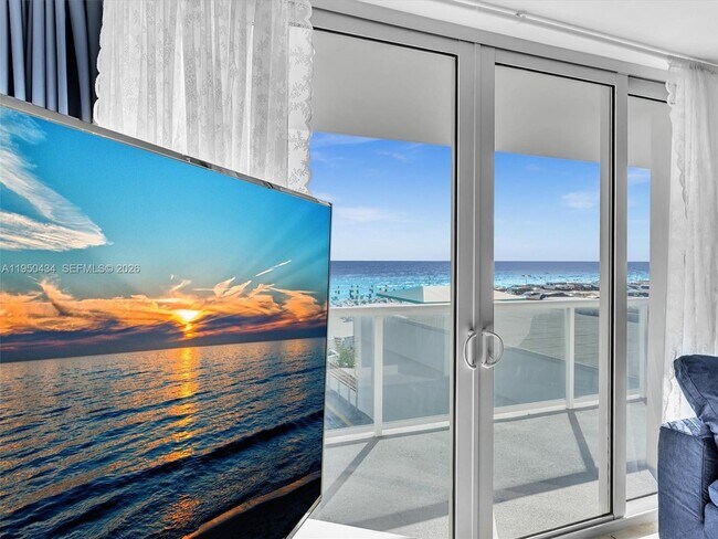 Building Photo - 3140 S Ocean Dr