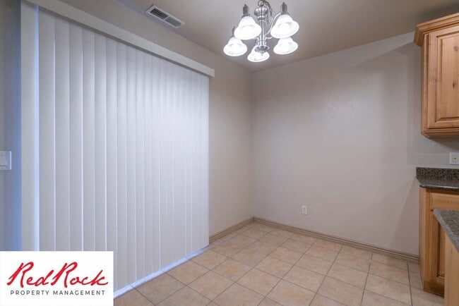 Building Photo - Beautiful 3 bedroom Cottage at Fossil Hill...