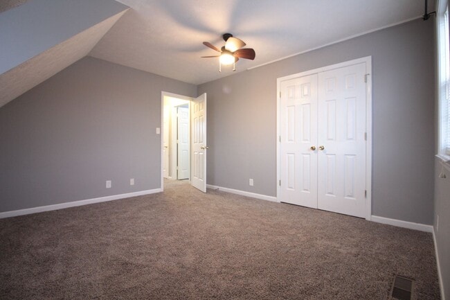 Building Photo - 135 Waterford Dr