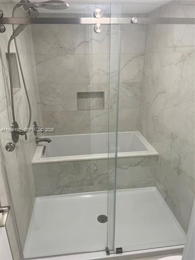 Building Photo - 6484 Miami Lakes Dr