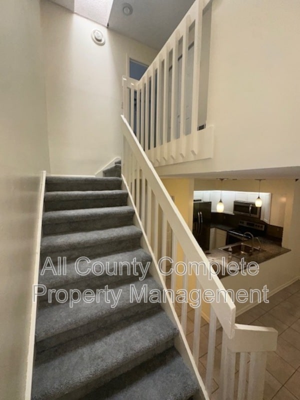 Building Photo - 8550 Sturbridge Cir W