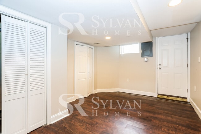 Building Photo - At Last, This Is What You Have Been Searching For!