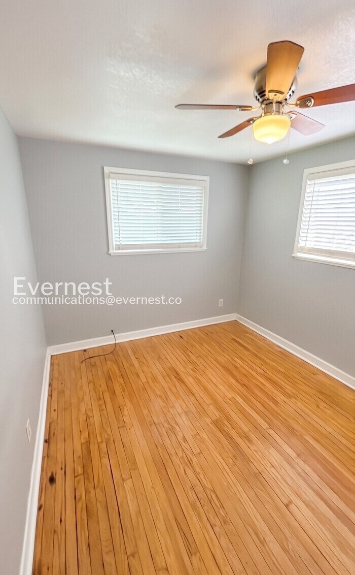 Building Photo - 807 Fontaine Pl