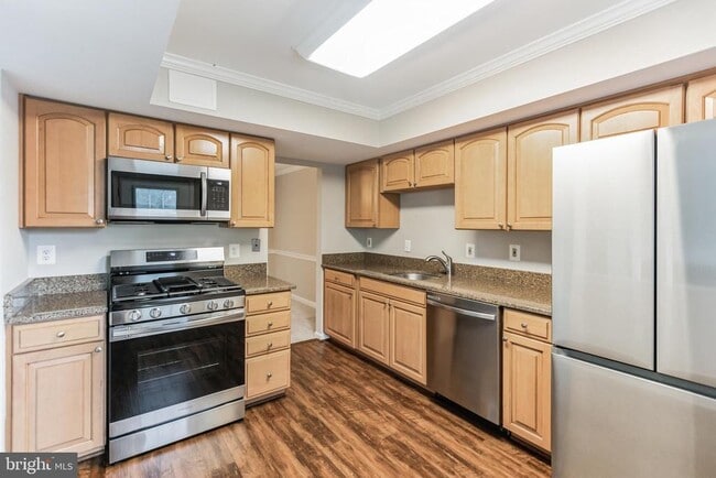 Building Photo - 5335 Lake Cove Ct