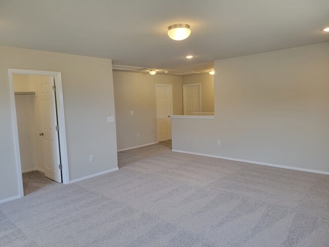 Building Photo - 2449 N Gooseberry Ln