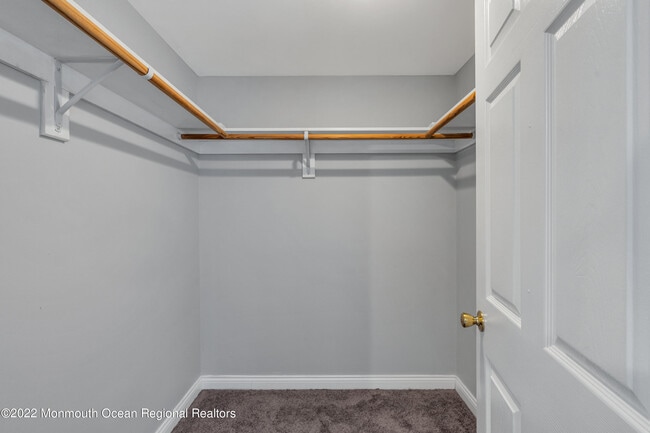 Building Photo - 5 Dugans Ln