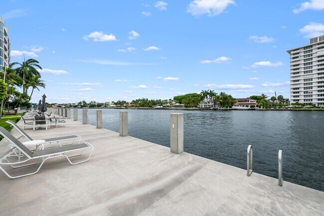 Building Photo - 741 Bayshore Dr