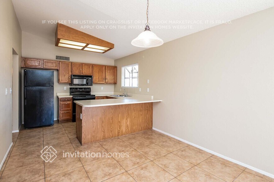 Building Photo - 5037 E Bannock St