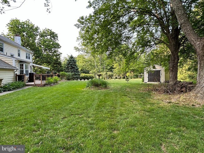 Building Photo - 5 Cedar Woods Dr