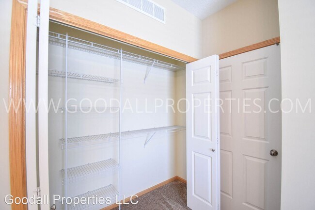 Building Photo - 2 br, 2 bath House - 10320 Norfolk Dr #4