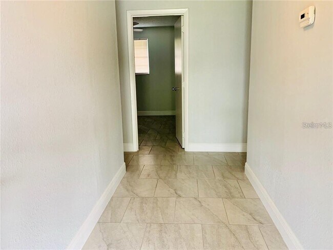 Building Photo - 205 Babson Dr