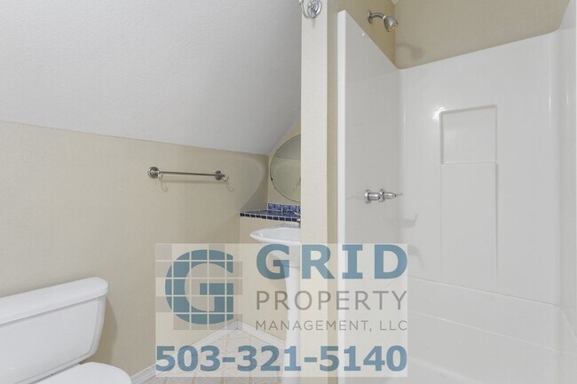 Building Photo - Spacious 3 Bedroom, 2 Bath Craftsman - Creston Park Neighborhood - A Must See!