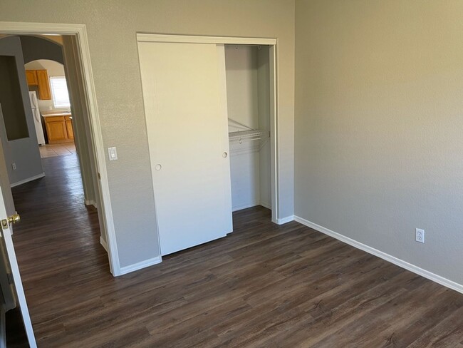 Building Photo - 3 Bedroom - 2 Bath - 1420 Sq. Ft. - 2 Car ...