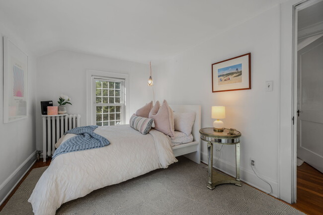 Building Photo - 105 Sill Ln