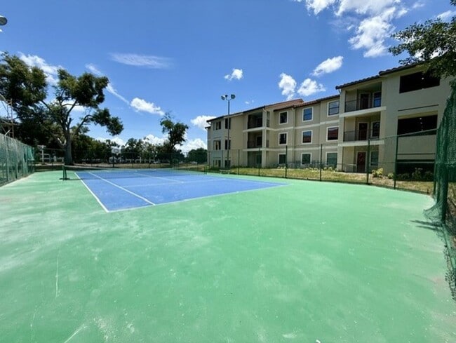Building Photo - Two  bedroom and two bathroom condo with lakeview balcony