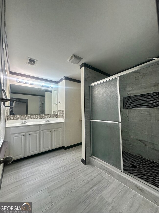 Building Photo - 186 Bellewood Oak Dr