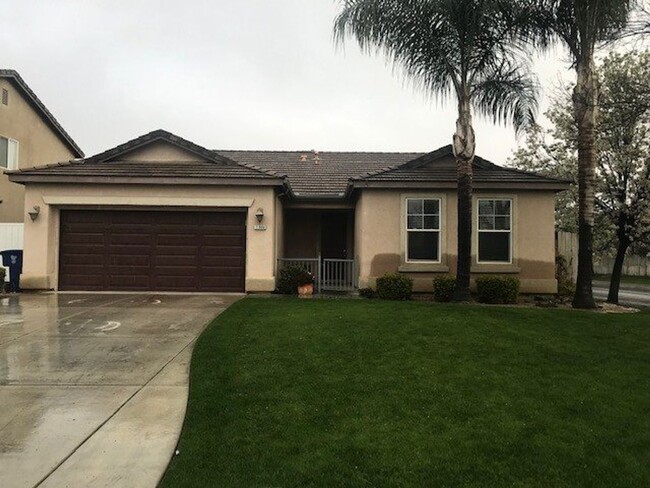 Primary Photo - 3 Bedroom/2 Bath home located in the Desir...