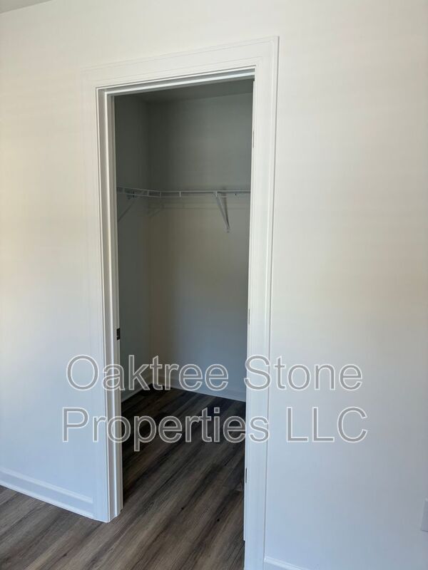 Building Photo - 3378 Skyland Dr